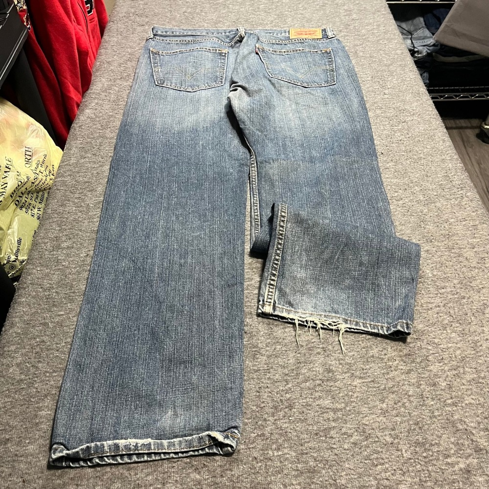 Levi Strauss 505 Straight Fit Jeans Mens 36x32 Medium Wash Blue Denim Pants